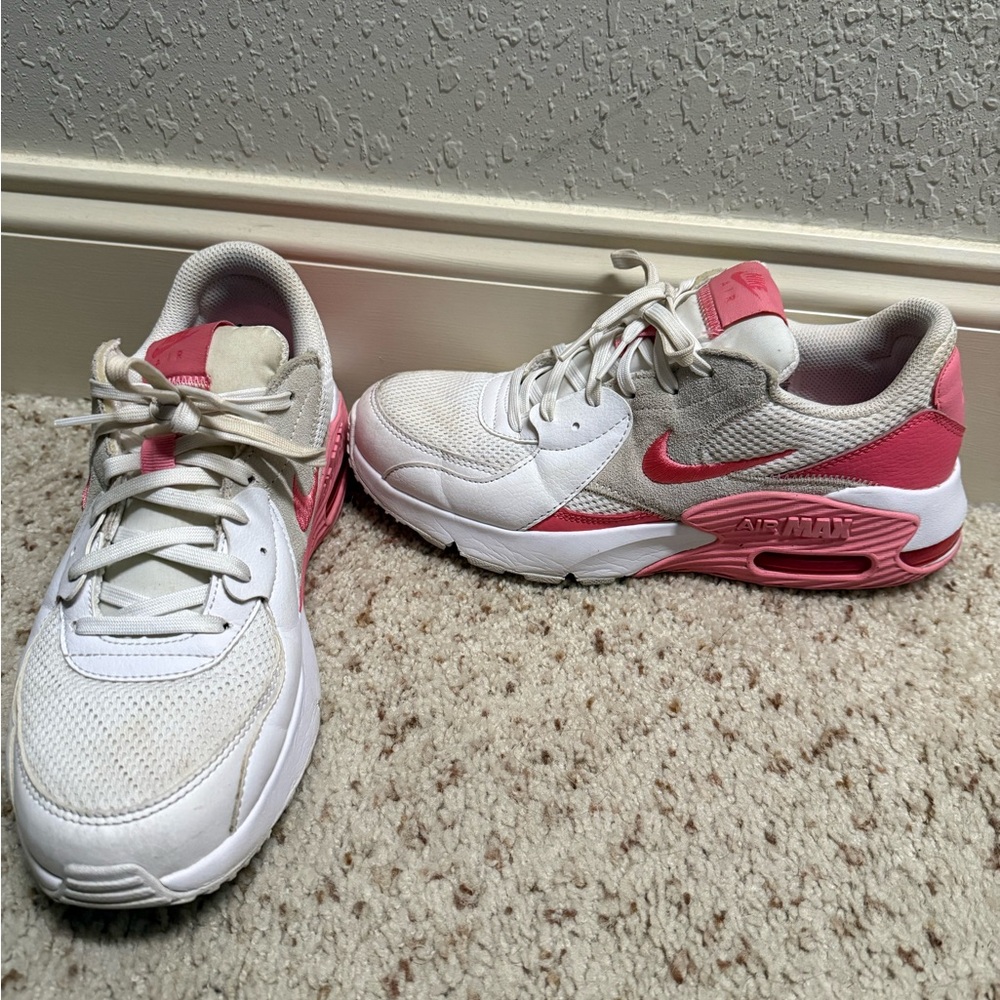 Nike Women's White and Pink Sneakers